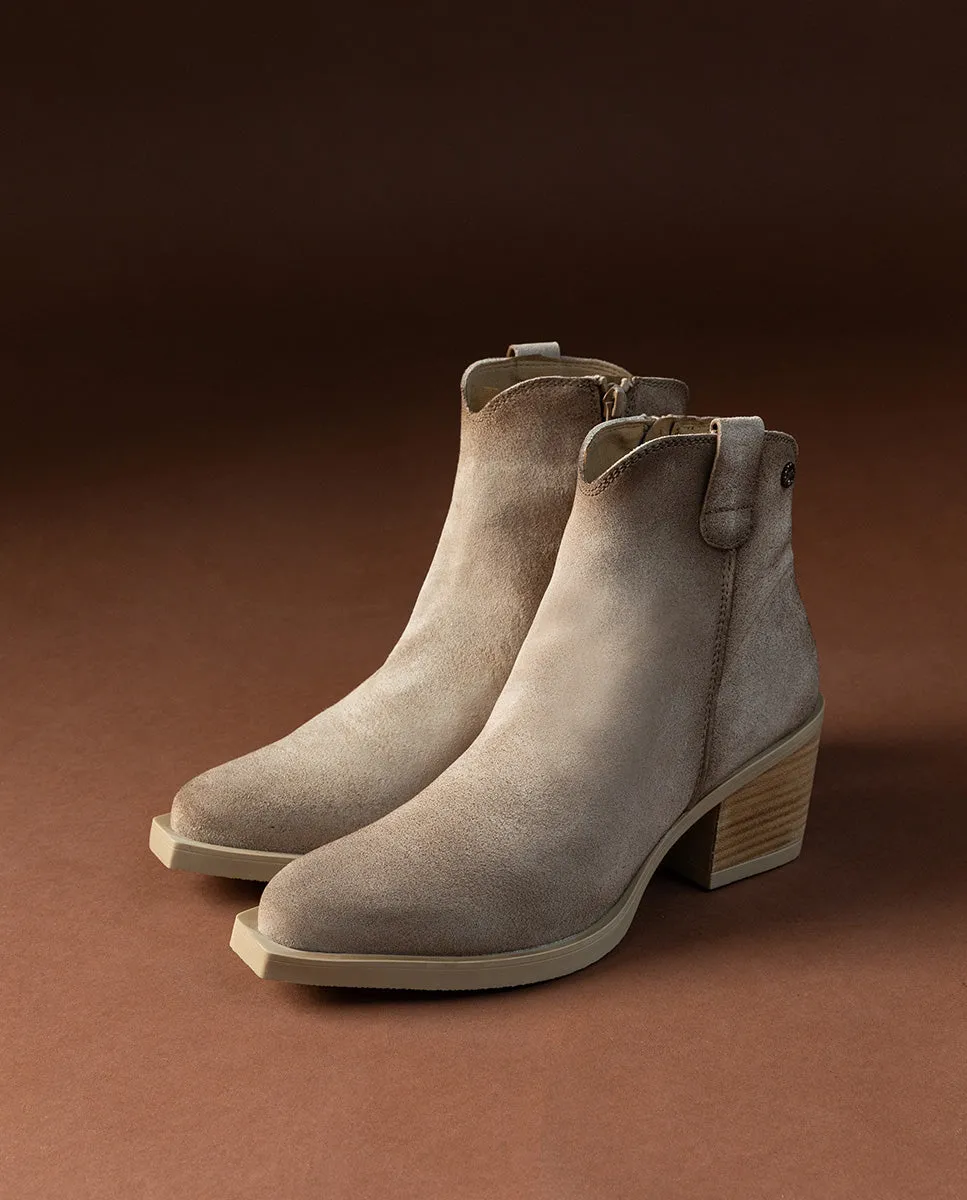 BOTINES COWBOY DE PIEL ARENA CON CREMALLERA HEBE