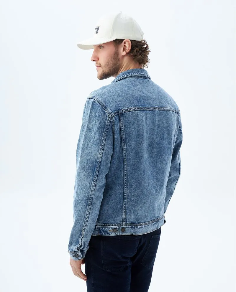 Chaqueta con bolsillos de tapa para hombre