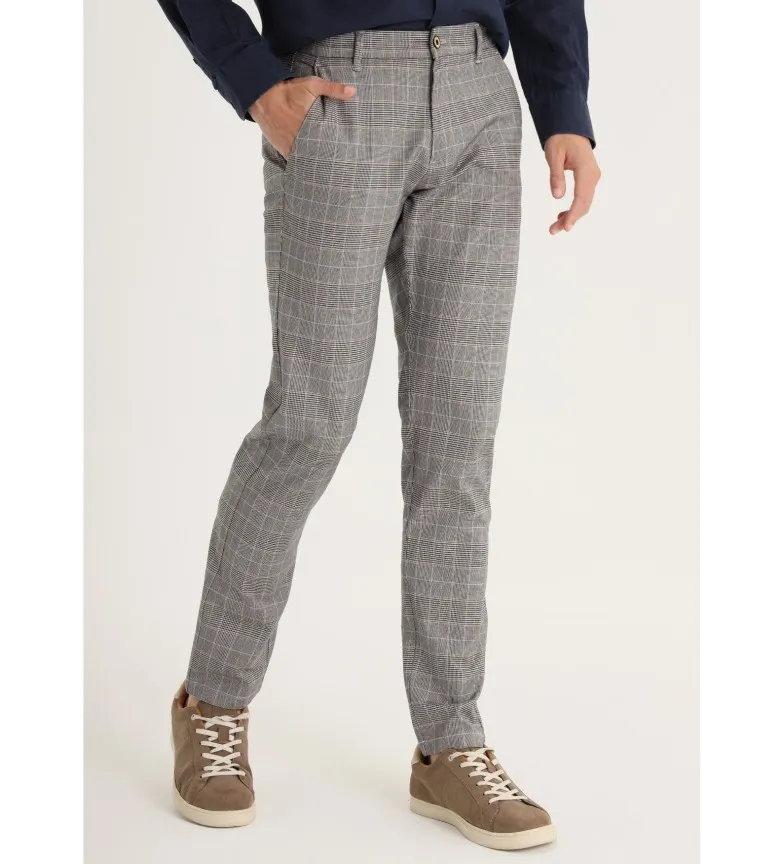 PANTALONES CHINO SLIM  TIRO MEDIO ESTAMPADO DE CUADROS GRIS