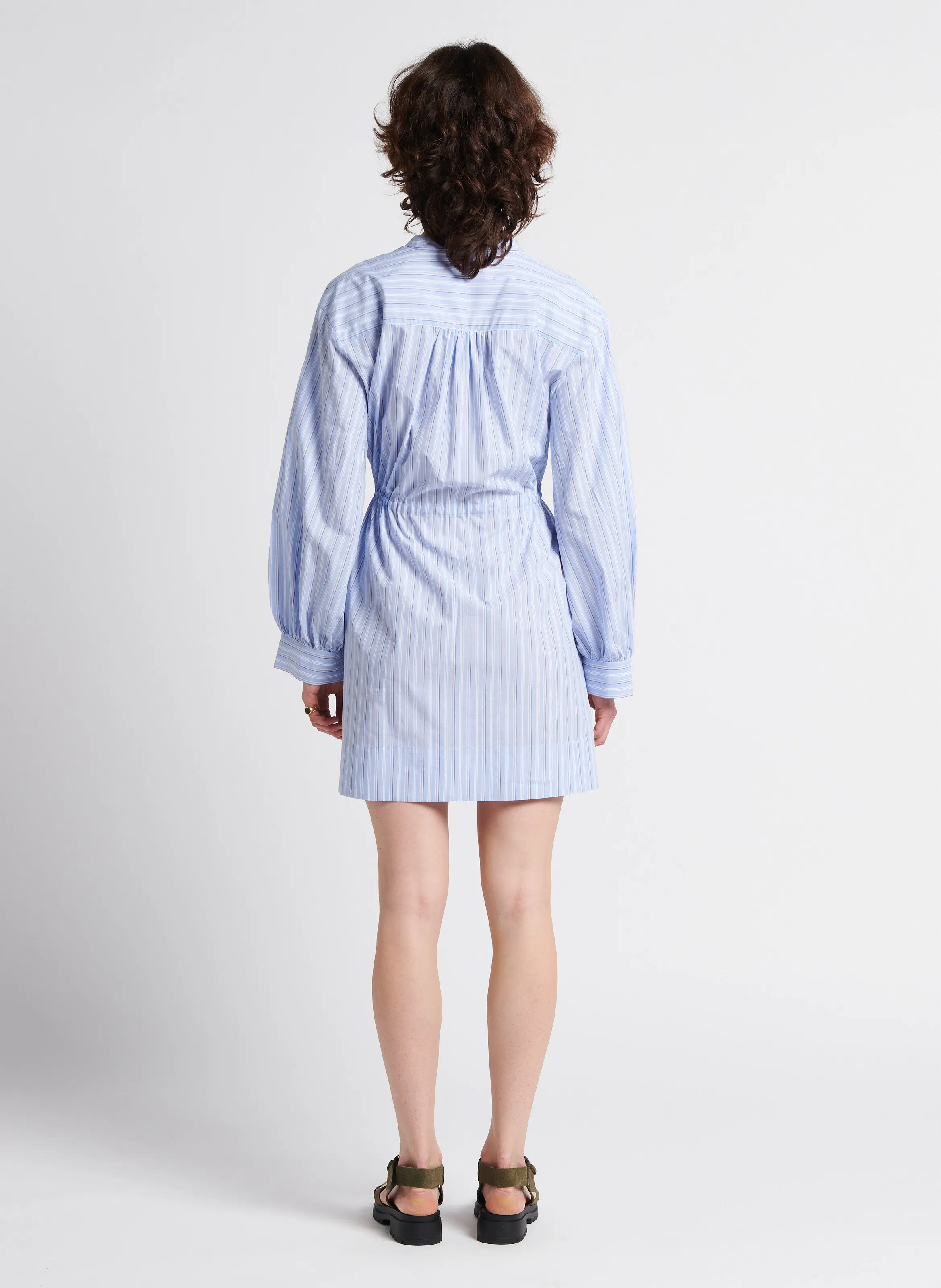 SAMSOE SAMSOE SAAMELIE  VESTIDO MIDI CON CINTURóN A RAYAS DE ALGODóN ORGáNICO EN RAYADO